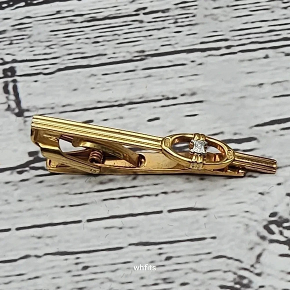 Celine Gold and Burgundy Cufflinks and Tie Bar Set - Picture 4 of 6